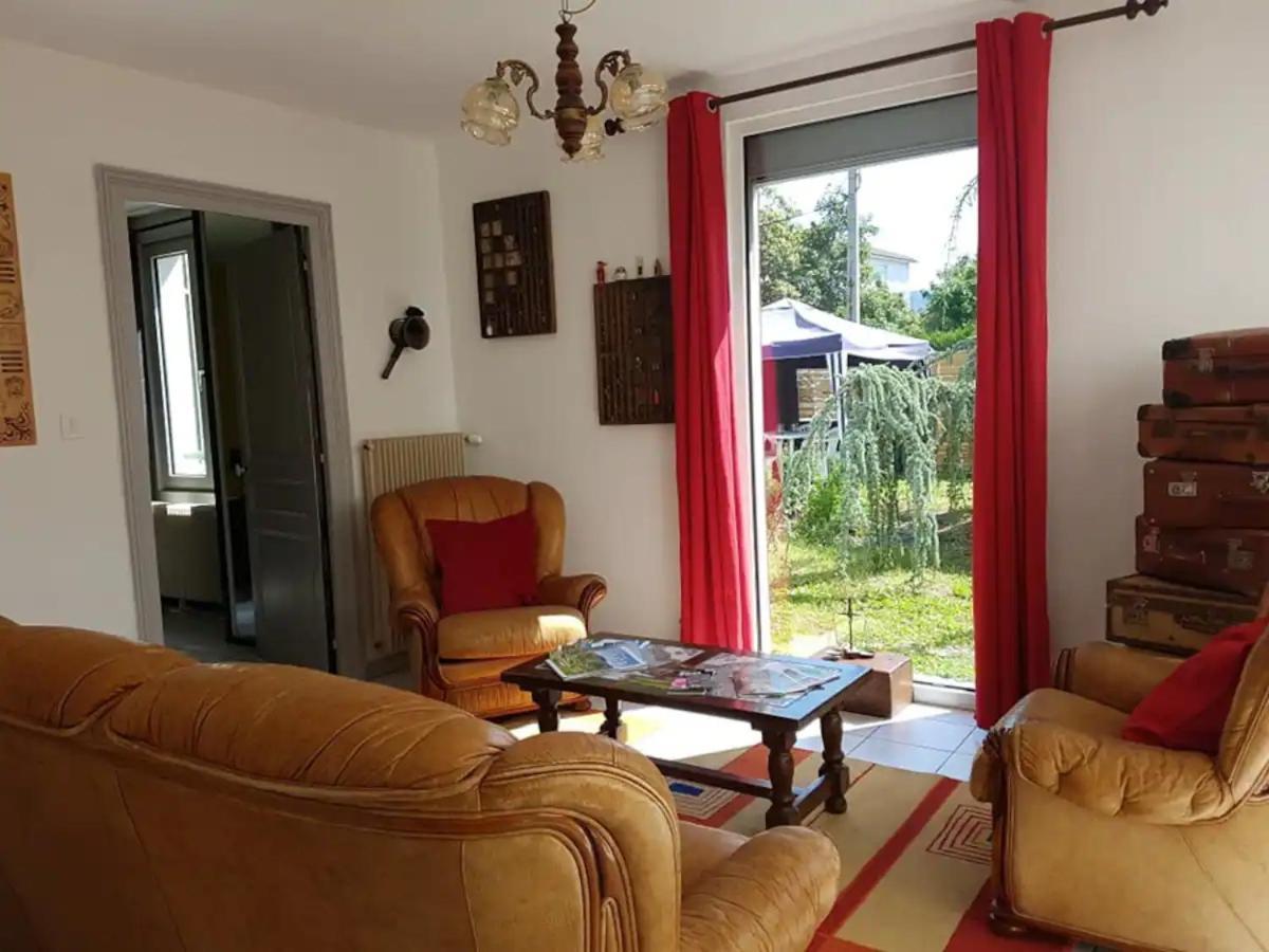 Maison Centre-Ville Calme Avec Jardin Lons-le-Saunier Eksteriør billede