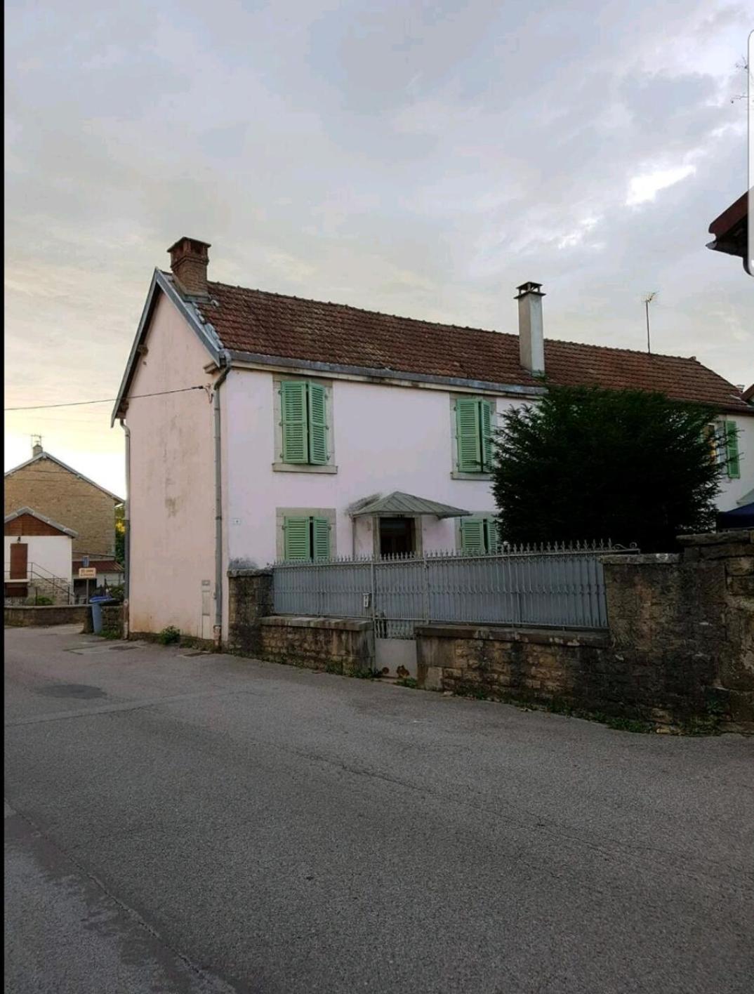 Maison Centre-Ville Calme Avec Jardin Lons-le-Saunier Eksteriør billede